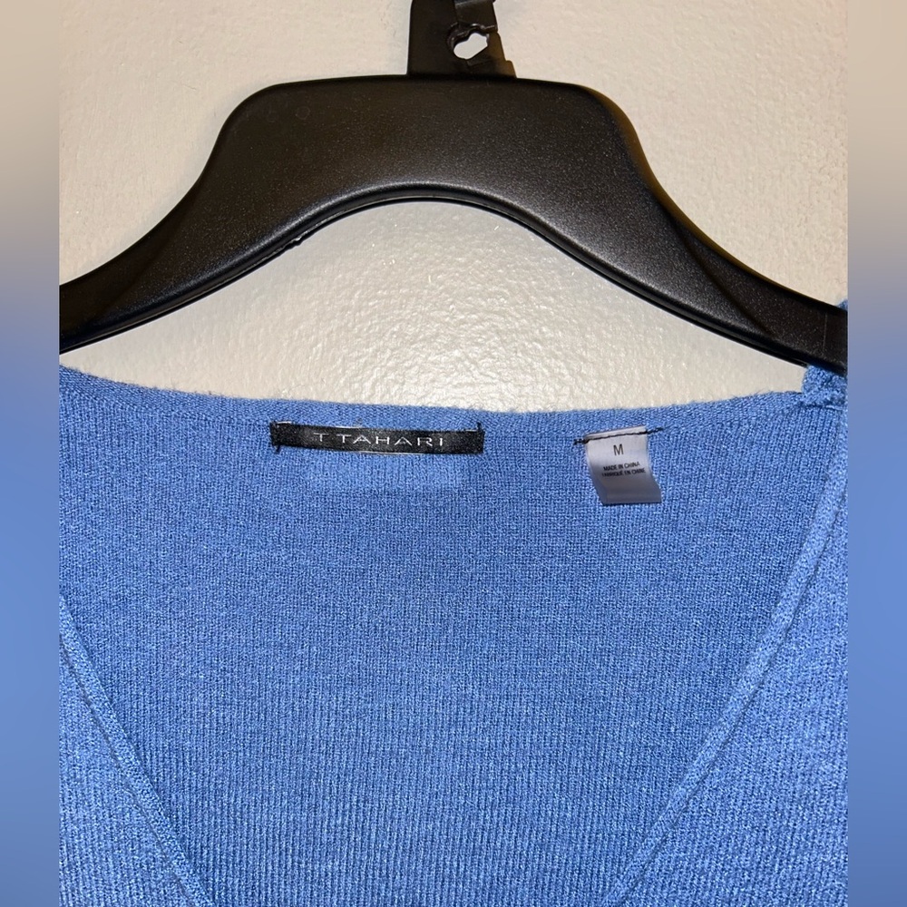T Tahari Sweater - lightweight v-neck pullover sweater in buttercup blue - Picture 3 of 9
